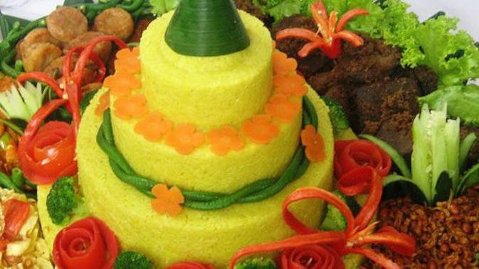 Meriahkan Acara Pernikahan dengan Hadirkan Nasi Tumpeng Sebagai Menu Utama