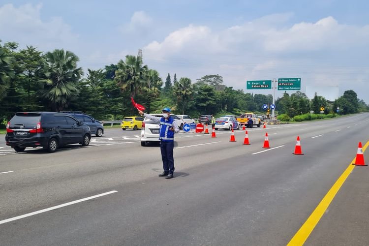 Buka Tutup Puncak